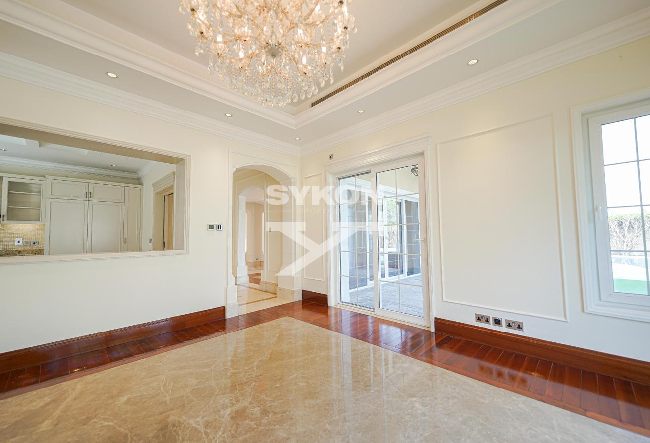Spacious 5 BR Villa | Huge Plot | Luxury Mansion photo 10