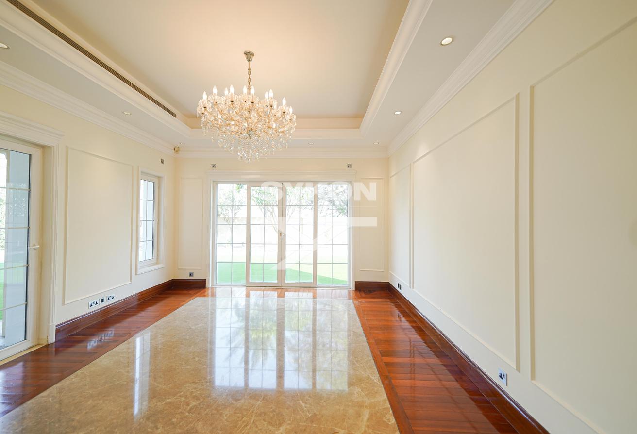 Spacious 5 BR Villa | Huge Plot | Luxury Mansion photo 16