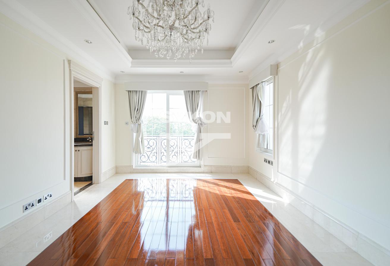 Spacious 5 BR Villa | Huge Plot | Luxury Mansion photo 17