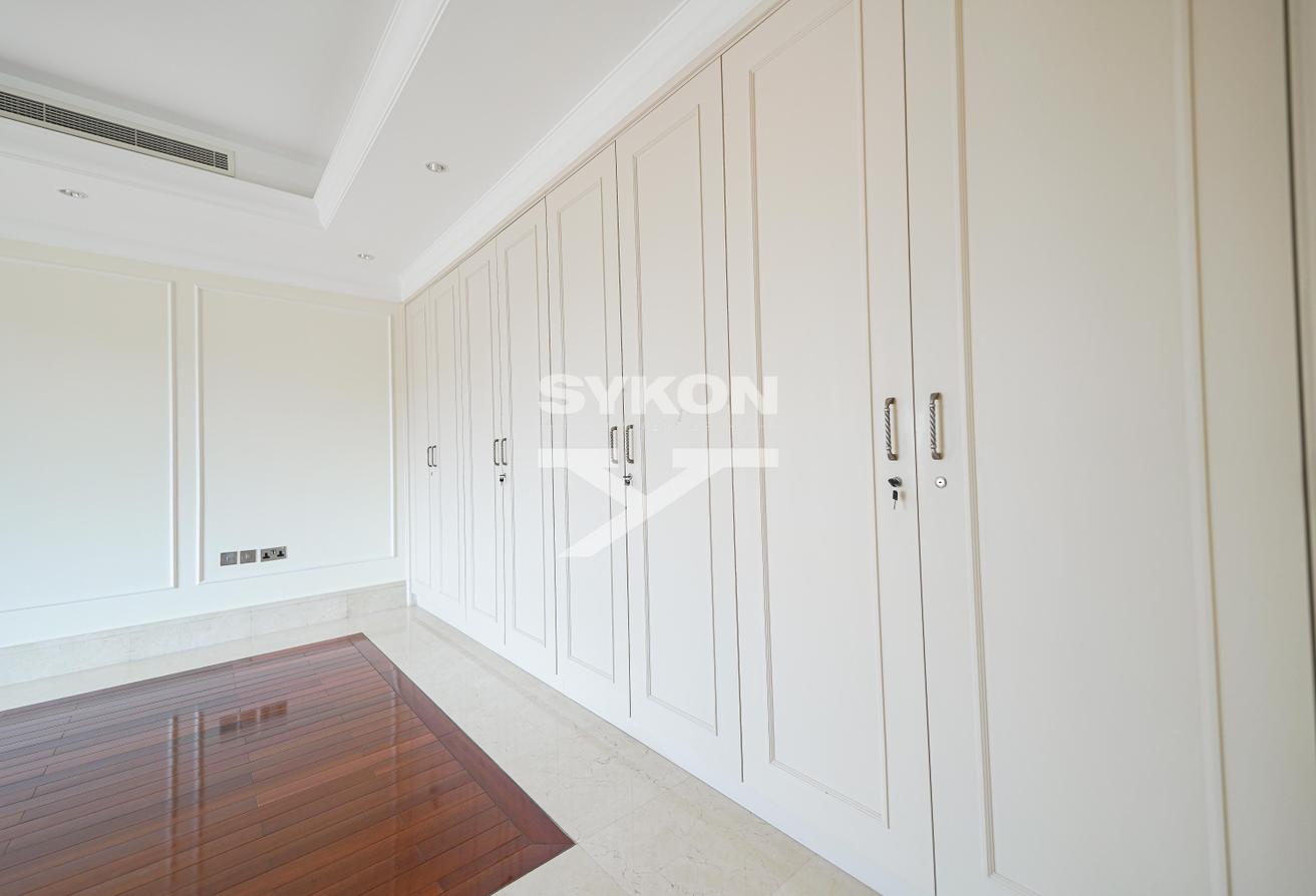 Spacious 5 BR Villa | Huge Plot | Luxury Mansion photo 22
