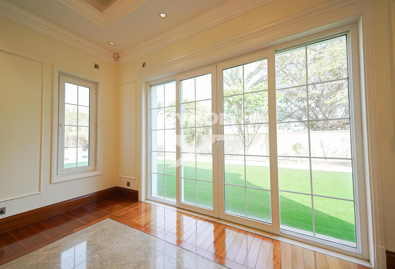 Spacious 5 BR Villa | Huge Plot | Luxury Mansion photo 6