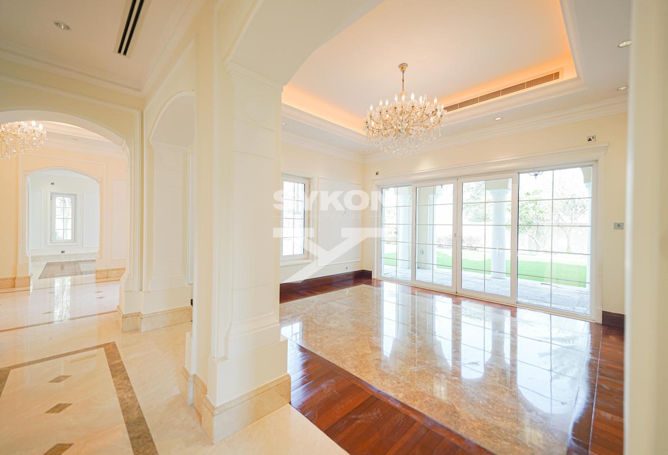 Spacious 5 BR Villa | Huge Plot | Luxury Mansion photo 14