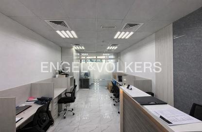 مكتب - استوديو - 1 حمام للايجار في B2B  برج - الخليج التجاري - دبي