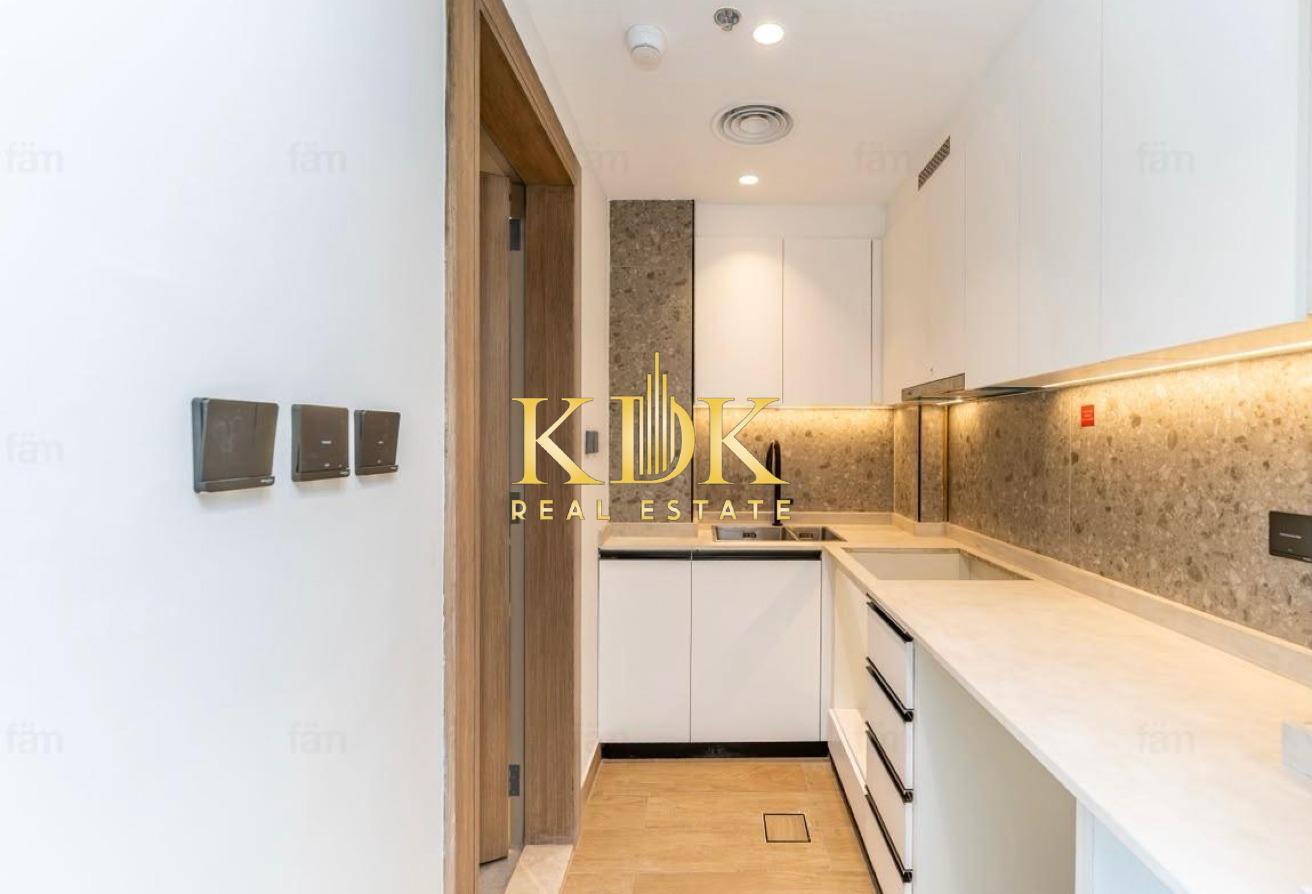 1BR Apartment|Seslia Tower| Balcony & Skyline View photo 10