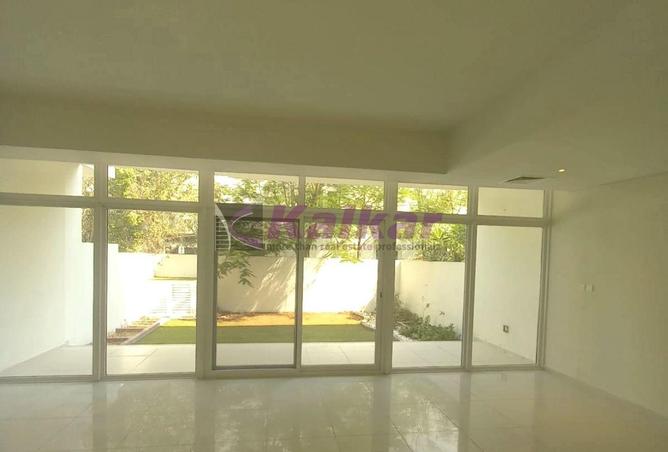 4-bed townhouse in Trixis · Maid's room — photo 3