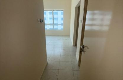 Apartment - 3 - 4 for rent in Emirates Tower - New Al Taawun Road - Al Taawun - Sharjah