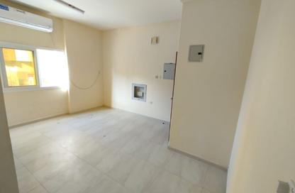Apartment - 1 - 1 for rent in Muwailih Building - Muwaileh - Sharjah