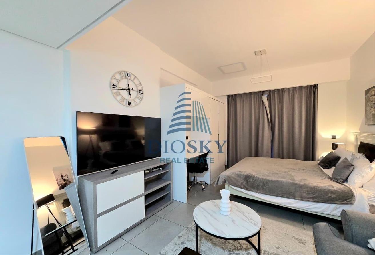fully Furnished|Prime Location|12 Chqs With Bills photo 4