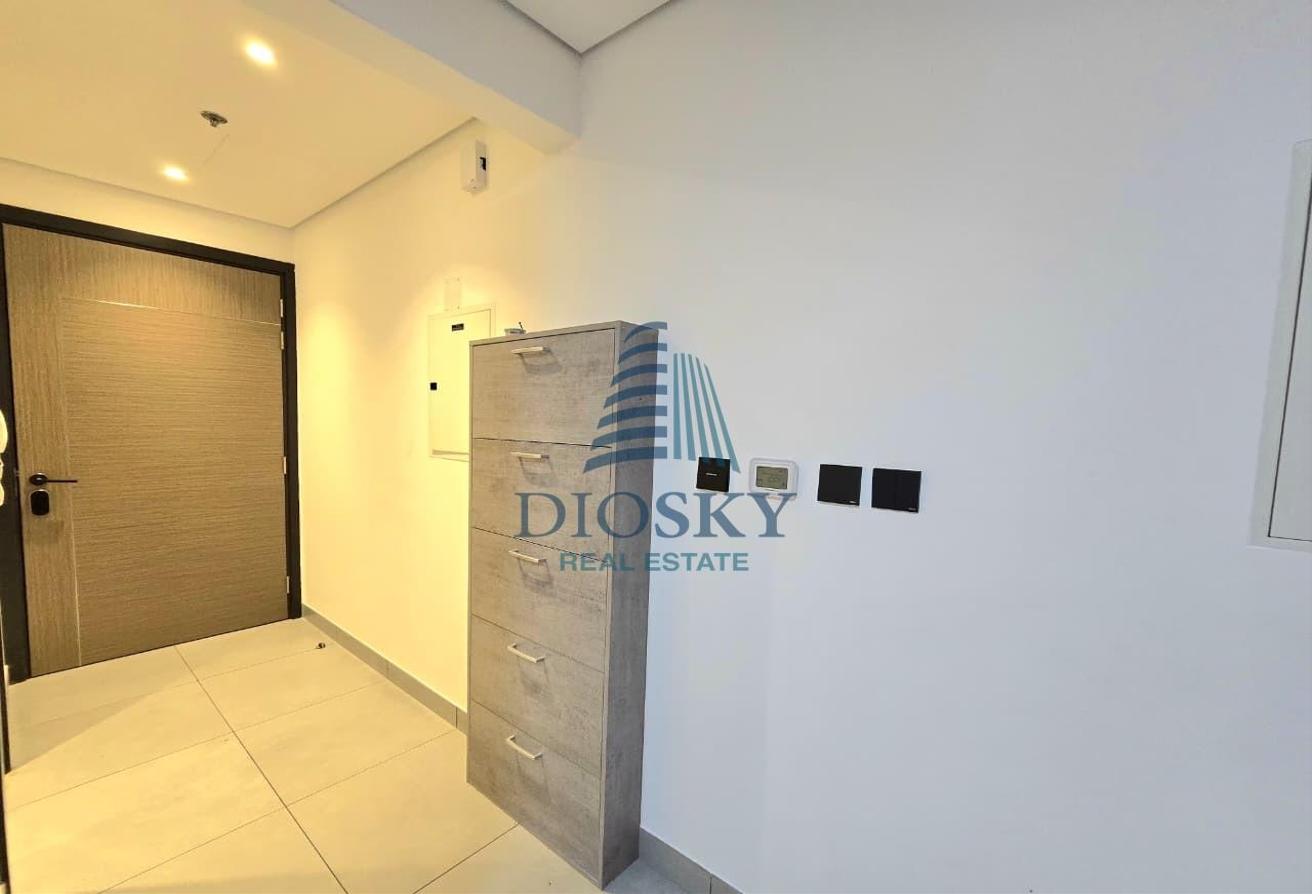 fully Furnished|Prime Location|12 Chqs With Bills photo 9