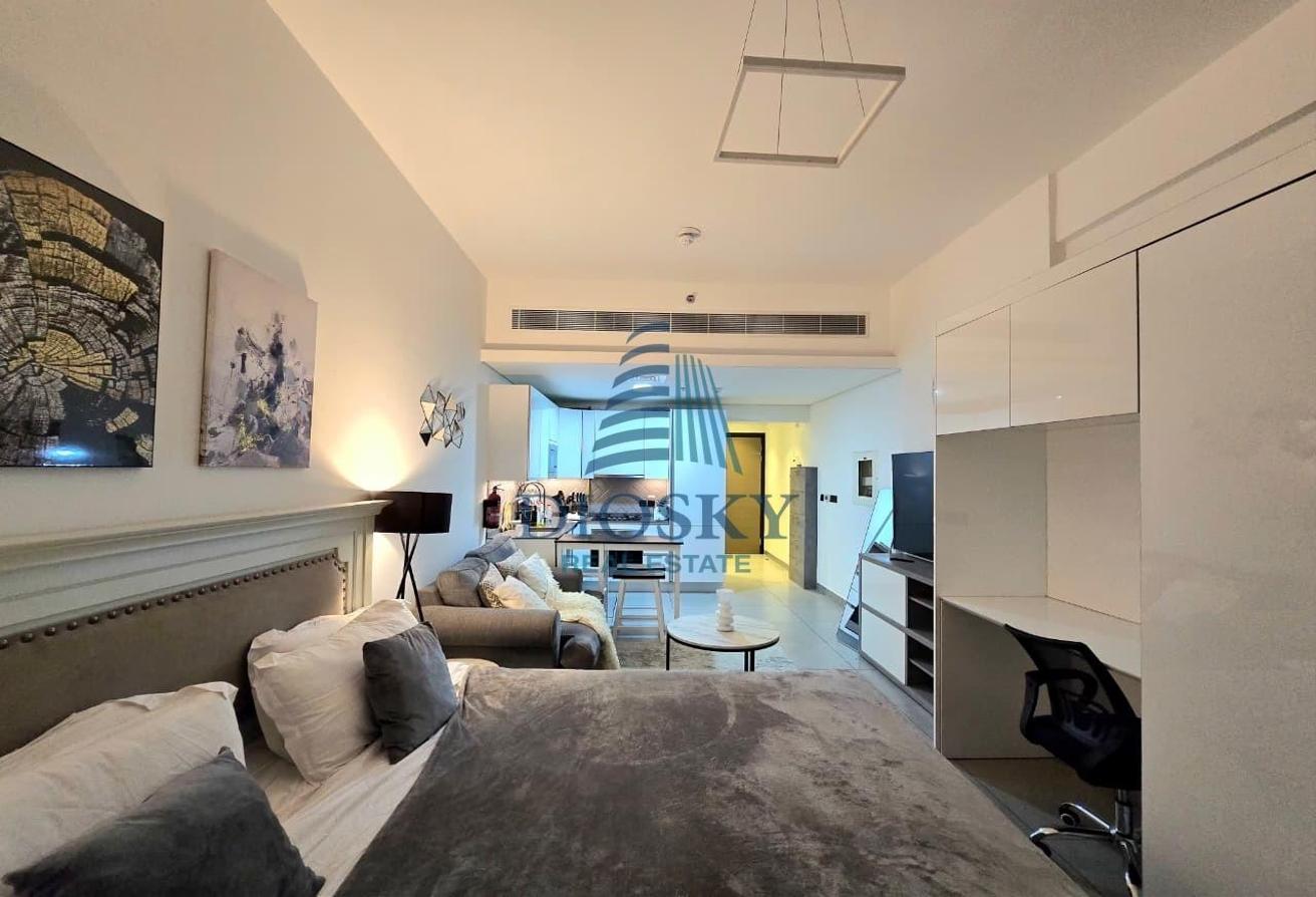 fully Furnished|Prime Location|12 Chqs With Bills photo 6