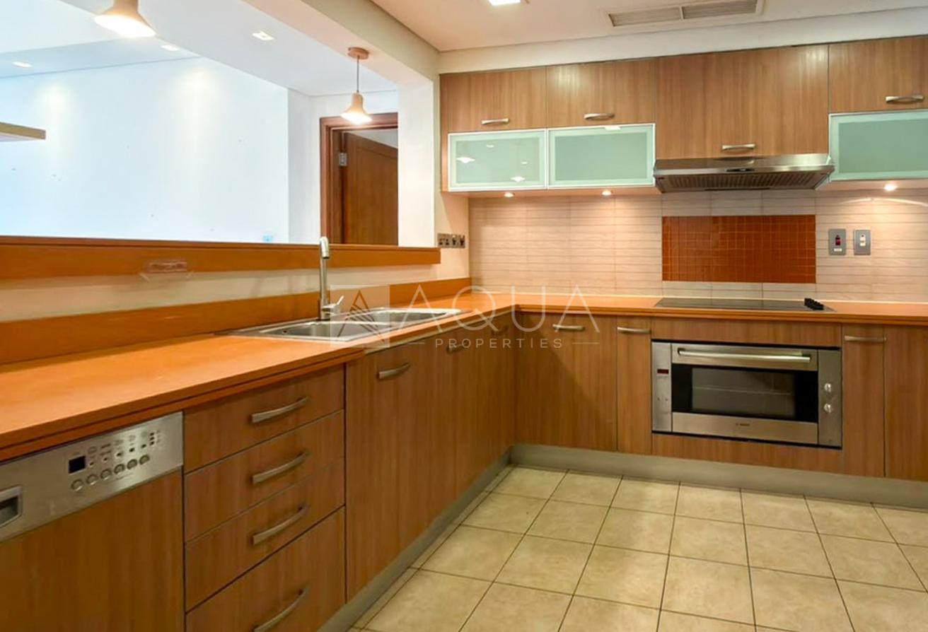 Premium Residence |Spacious Layout| Large Balcony photo 9