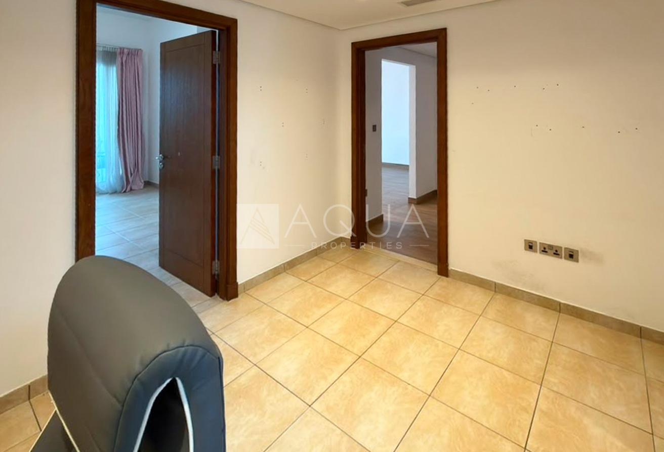 Premium Residence |Spacious Layout| Large Balcony photo 12