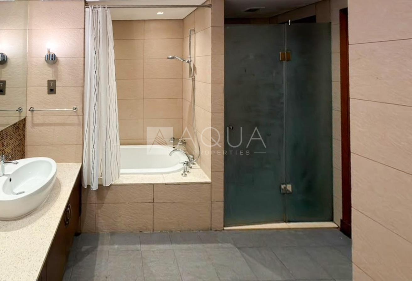 Premium Residence |Spacious Layout| Large Balcony photo 18