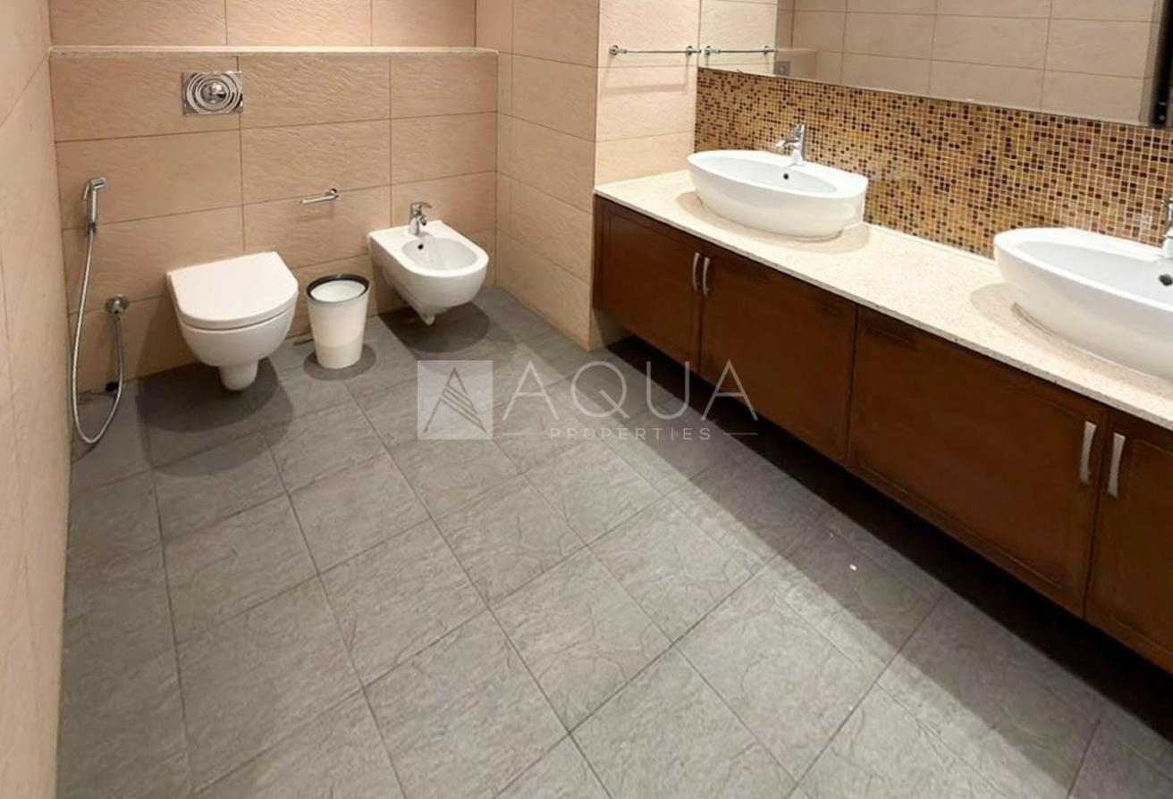 Premium Residence |Spacious Layout| Large Balcony photo 7