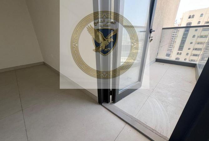 1BHK 2tenant with balcony open view