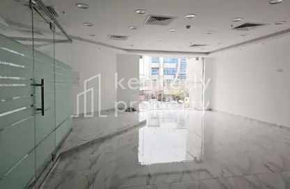 محل - استوديو للايجار في مركز الهناء - الجافلية - دبي