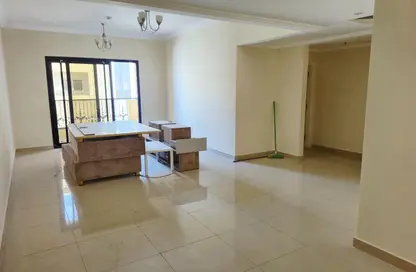 Apartment - 3 Bedrooms - 3 Bathrooms for rent in Muwaileh 29 Building - Muwaileh - Sharjah