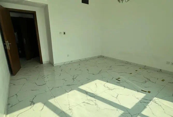 163712109 - Property Image 2