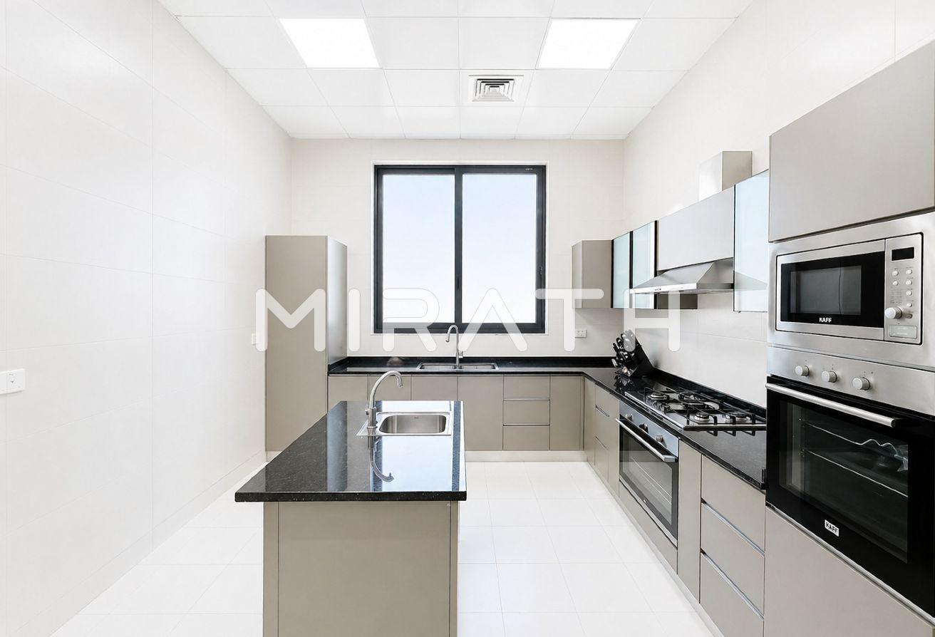 Modern 7BR New Luxury Villa | Prime Location photo 6