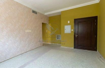 Apartment - 1 - 2 for rent in Al Nabaa Building - Al Naba'ah - Al Sharq - Sharjah