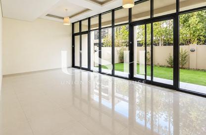 Townhouse - 3 - 3 for rent in Richmond - Damac Hills - Dubai