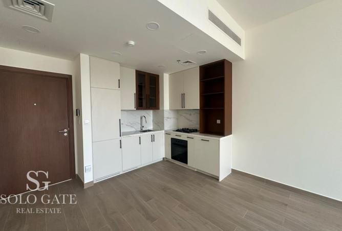 Pool View | High Floor | Spacious Layout photo 3