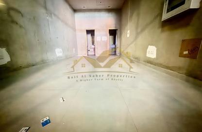 Shop - Studio - 2 Bathrooms for rent in Jumeirah Garden City - Al Satwa - Dubai