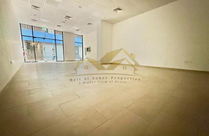 Shop - Studio - 2 Bathrooms for rent in Jumeirah Garden City - Al Satwa - Dubai
