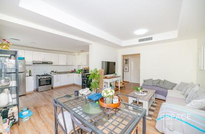 Villa - 2 Bedrooms - 3 Bathrooms for rent in Springs 2 - The Springs - Dubai Villa - 2 Bedrooms - 3 Bathrooms for rent in Springs 2 - The Springs - Dubai
