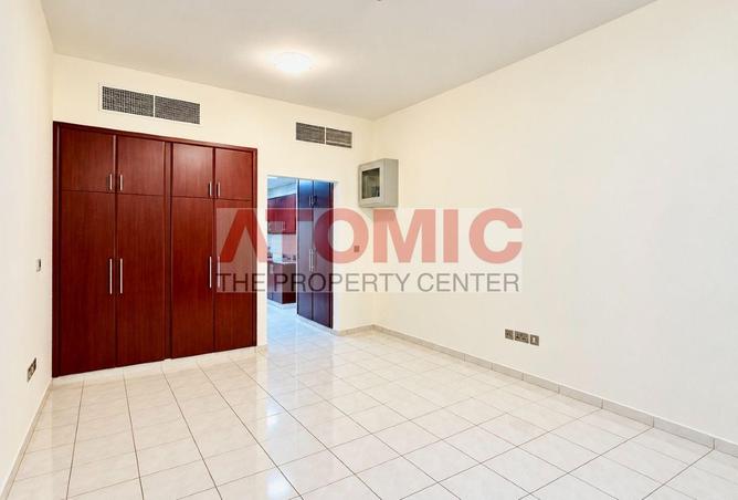 Free Maintenance I Extra Wardrobe I Large Studio