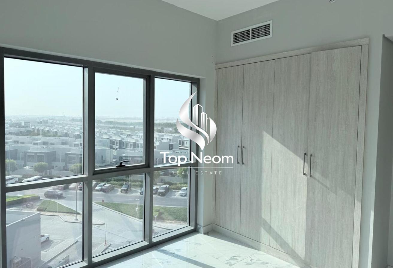 PRIME LOCATION || GATED COMMUNITY || VACANT photo 5