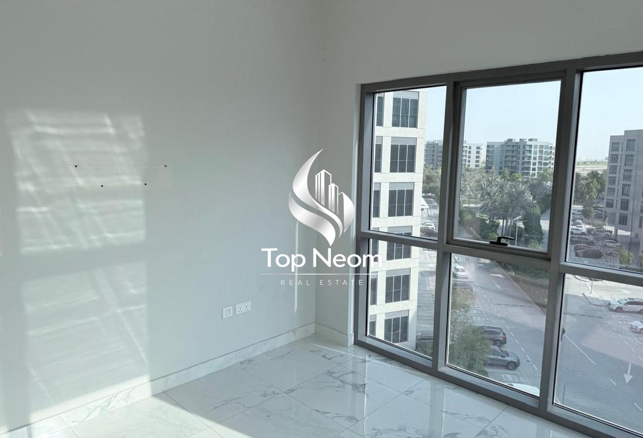 PRIME LOCATION || GATED COMMUNITY || VACANT photo 8