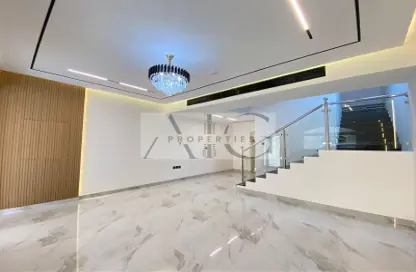 فيلا - 3 غرف نوم - 5 حمامات للايجار في مسكن الامير - منطقة 11 - قرية جميرا الدائرية - دبي