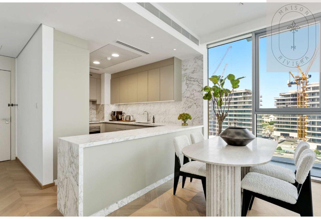 Luxury 2BR corner unit with Skyline & Canal views photo 5