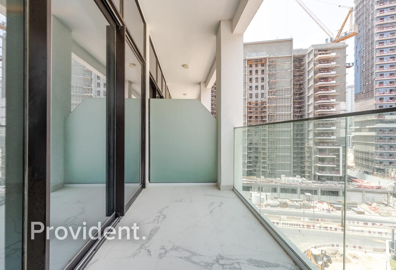 Unfurnished | Ready to Move | Mid Floor photo 8