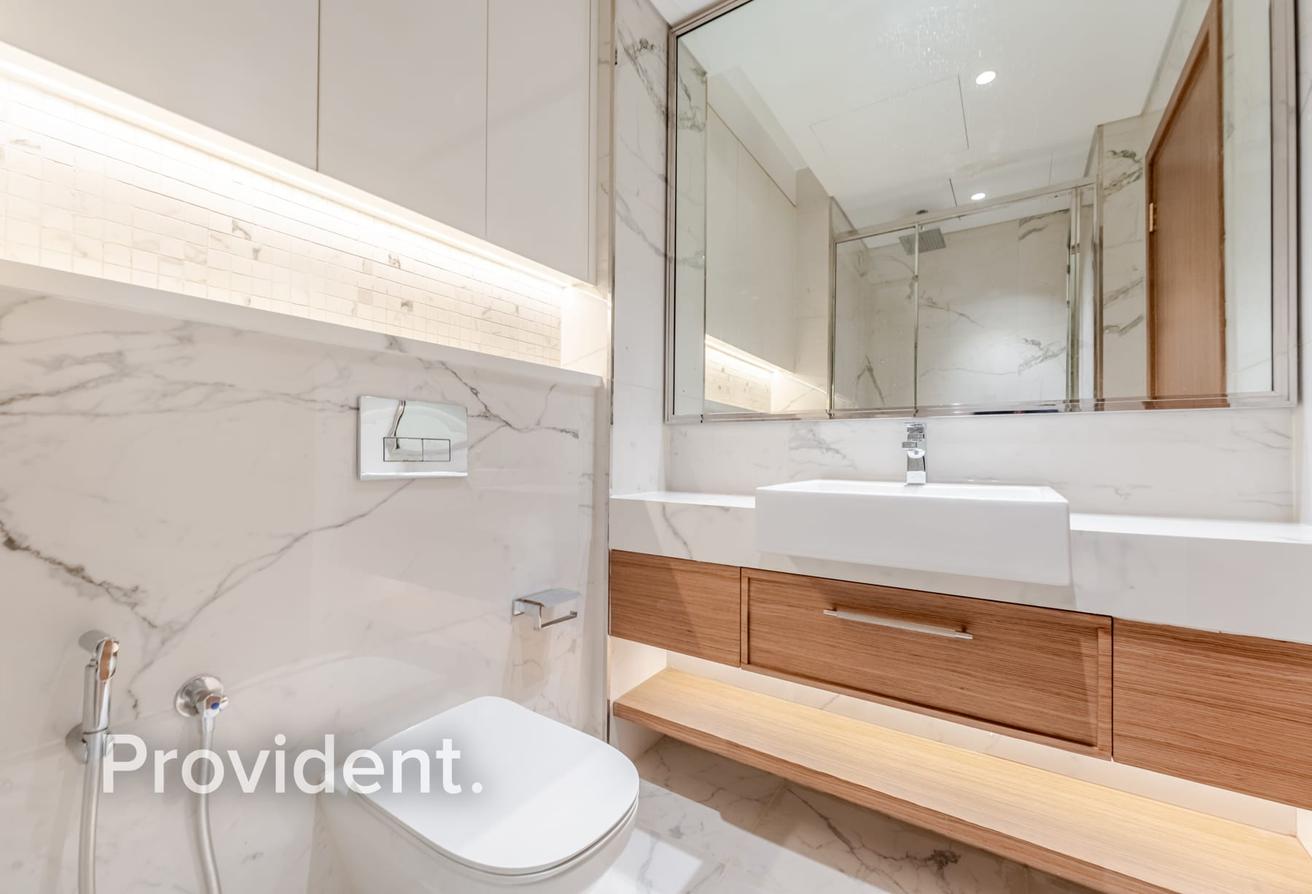 Unfurnished | Ready to Move | Mid Floor photo 7