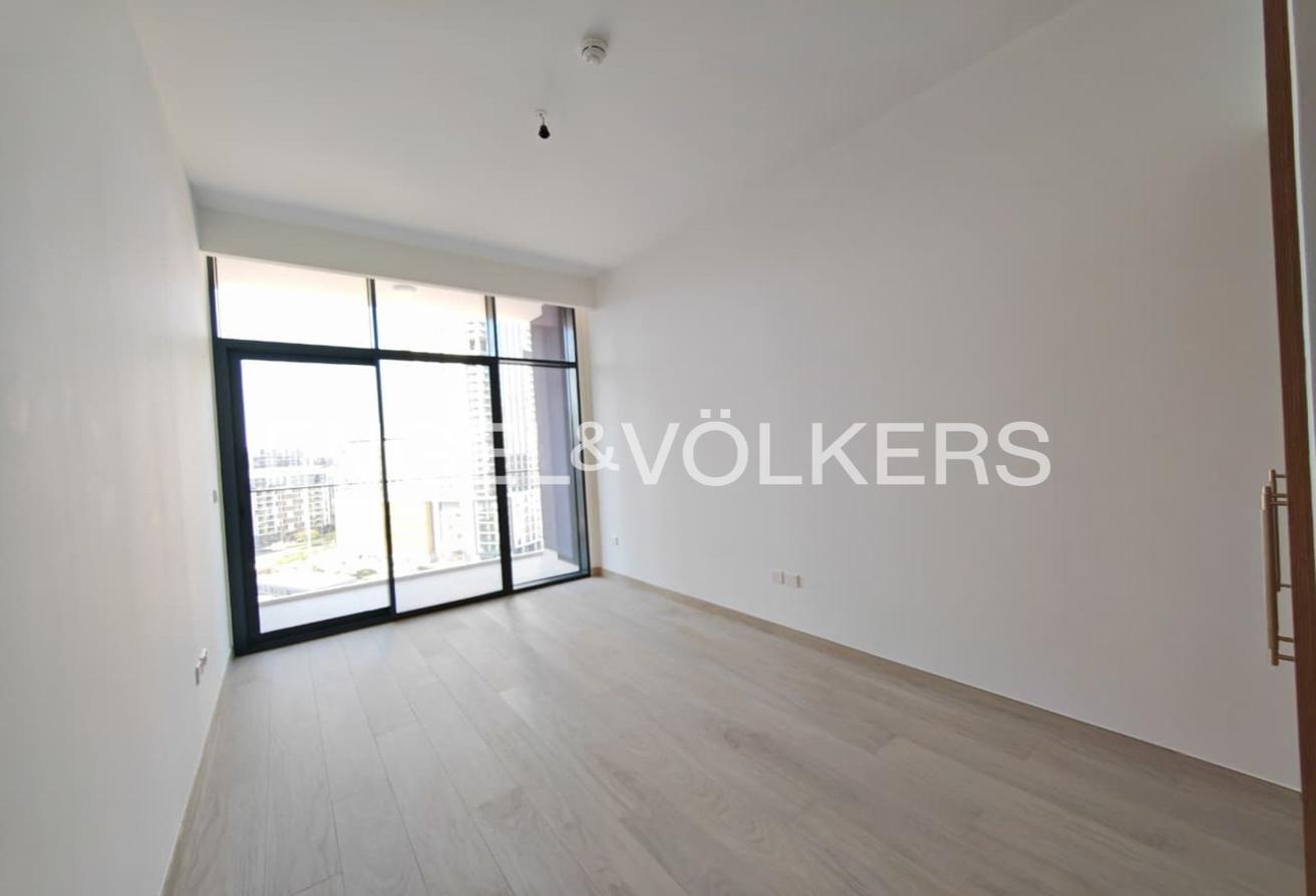 EXCLUSIVE | Brand New | Lagoon View | Vacant photo 5