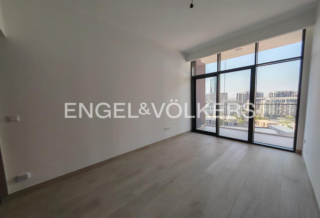 EXCLUSIVE | Brand New | Lagoon View | Vacant photo 4