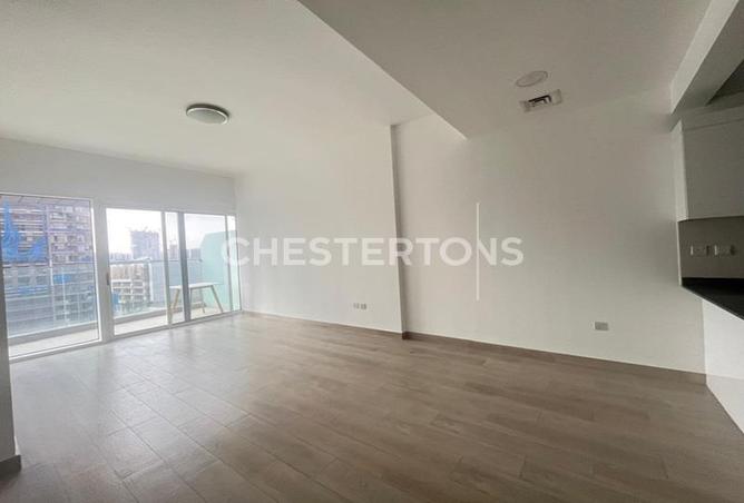Contemporary | Spacious Bright Unit | Park View photo 2