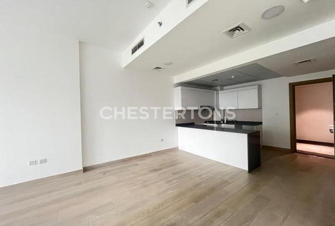Contemporary | Spacious Bright Unit | Park View photo 3