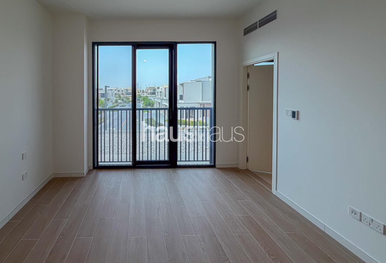Close to Pool | Multiple Cheques | Landscaped photo 9