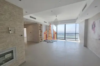 شقة - 4 غرف نوم - 4 حمامات للبيع في برج لا بلاج - الممزر - الشارقة - الشارقة