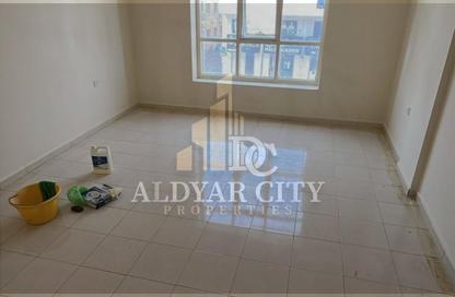 Apartment - 2 Bedrooms - 3 Bathrooms for rent in Al Jawhara Building - Al Rawda 3 - Al Rawda - Ajman