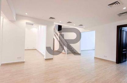 Villa - 4 Bedrooms - 5 Bathrooms for rent in Jumeirah 1 Villas - Jumeirah 1 - Jumeirah - Dubai