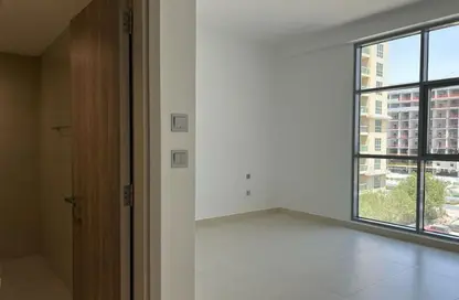 شقة - غرفة نوم - 2 حمامات للبيع في بناية جي ون - مجمع دبي ريزيدنس - دبي لاند - دبي