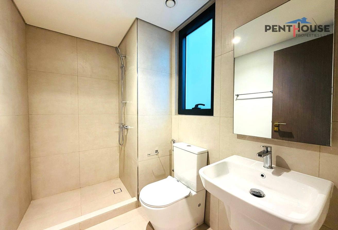 Ultra Luxurious | Brand New | Boulevard view photo 16