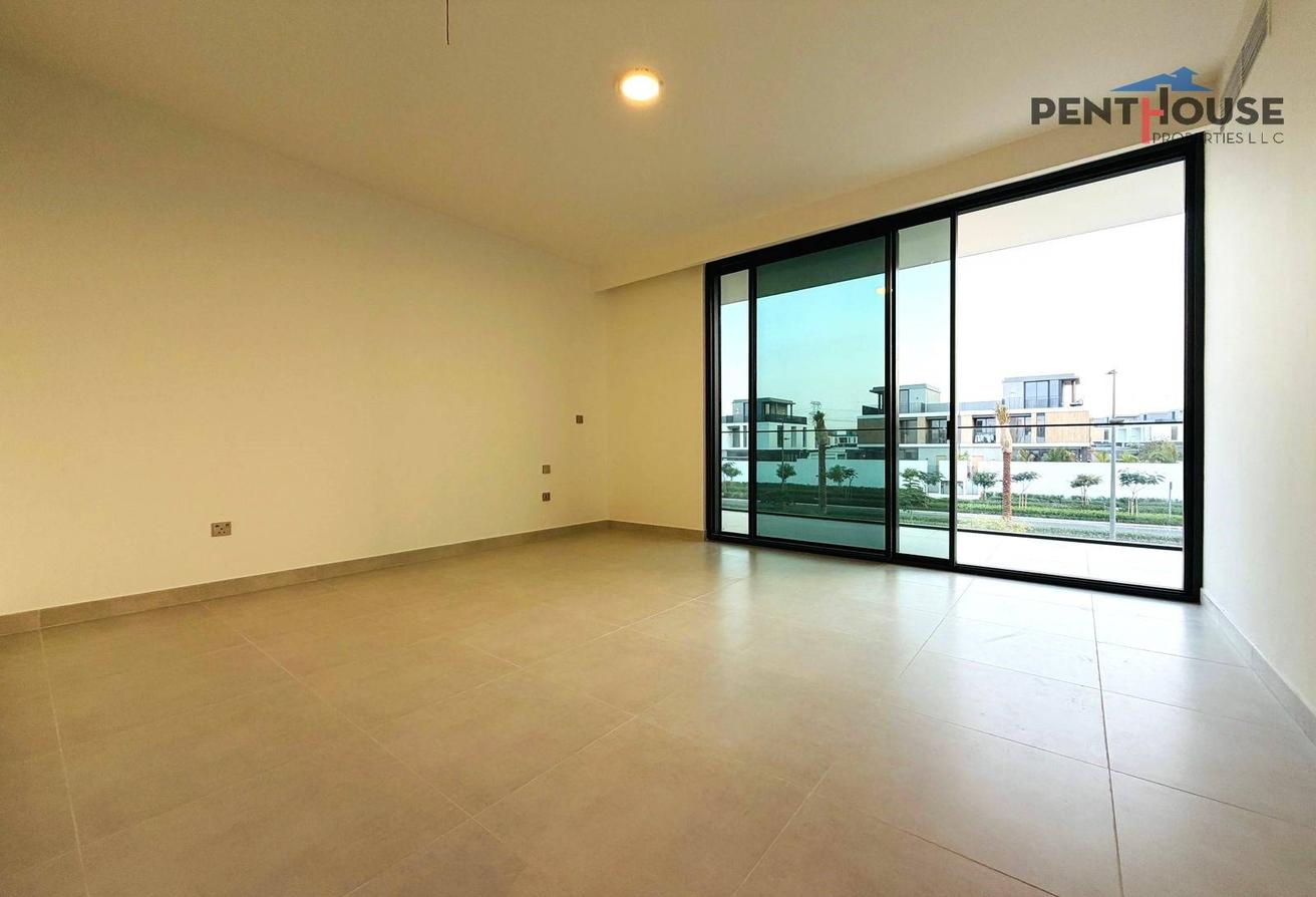 Ultra Luxurious | Brand New | Boulevard view photo 10