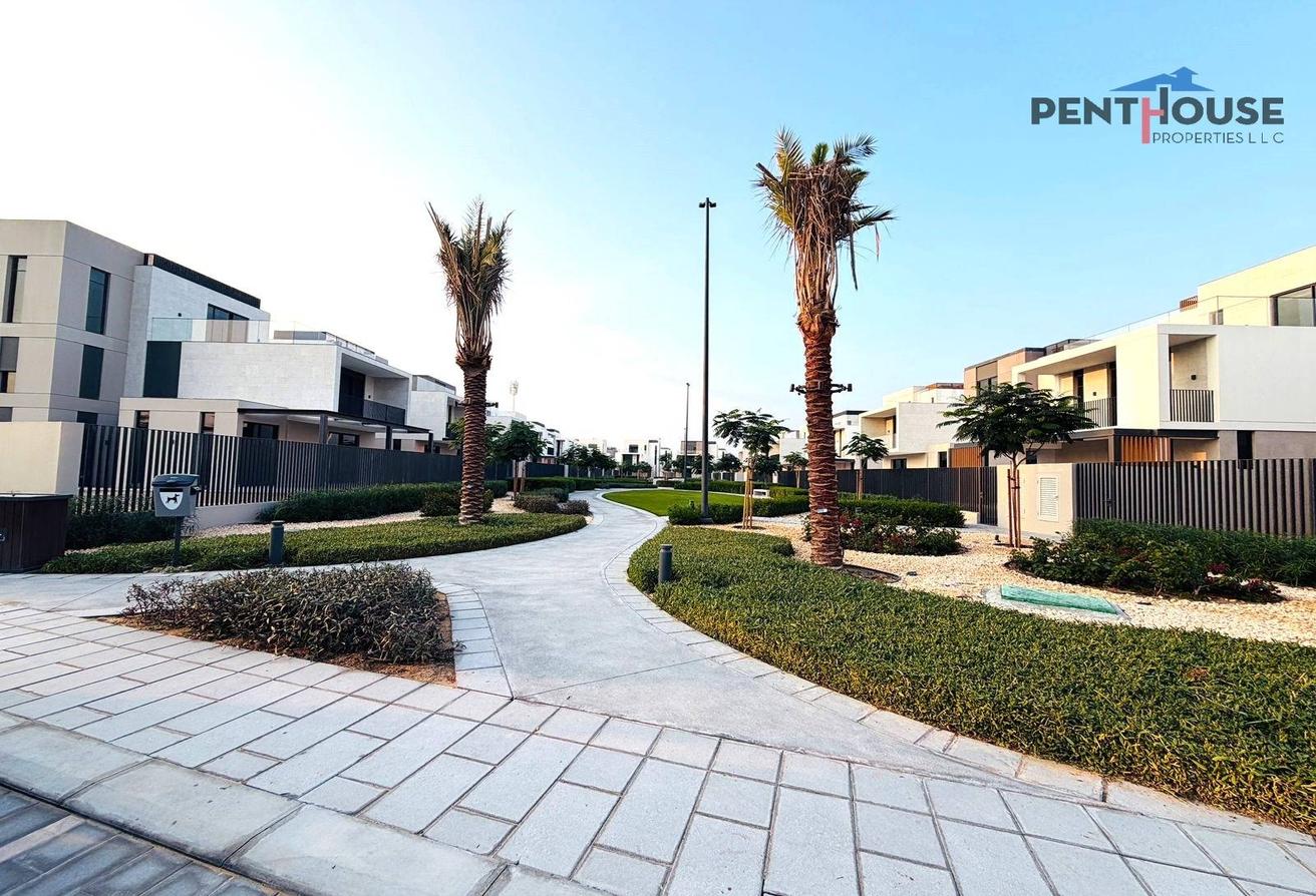 Ultra Luxurious | Brand New | Boulevard view photo 23