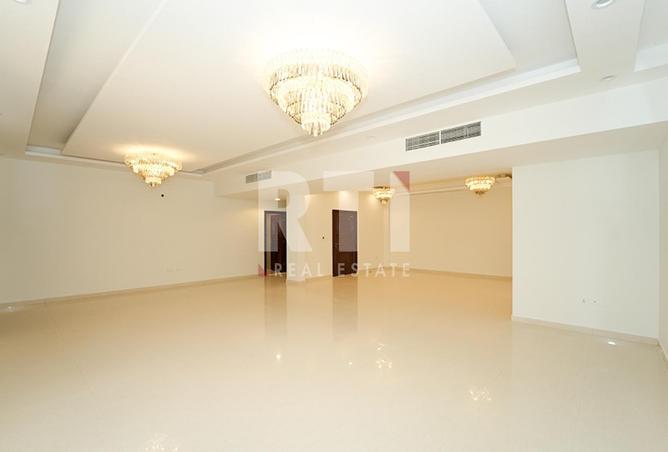 90927597 - Property Image 3