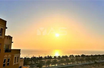 شقة - غرفة نوم - 2 حمامات للبيع في كهرمان - باب البحر - جزيرة المرجان - رأس الخيمة